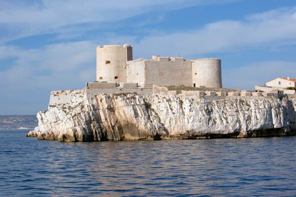 Афиша на уик-энд: Иван Купала, Солянка маркет и пермский Театр-Театр