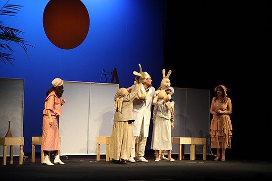 Афиша на уик-энд: праздник хиппи, «Театр изнутри» и всешкольная вечеринка