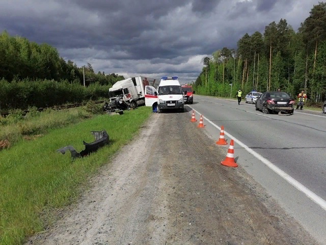 Виновник ДТП, в котором погибла молодая семья, просил суд сократить иск потерпевших