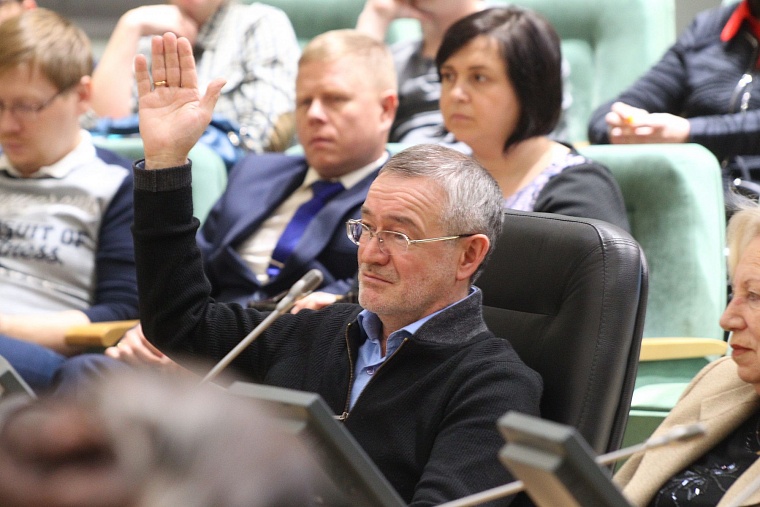 Тюменцев убедили, что пить из реки не стоит