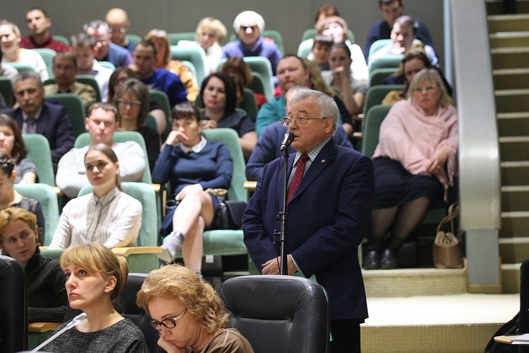 Тюменцев убедили, что пить из реки не стоит