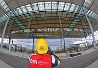 Тюменских управленцев напугали Брандербургским аэропортом