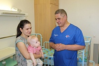 Тюменские врачи удалили две большие опухоли мозга 9-месячной Маше из Татарстана