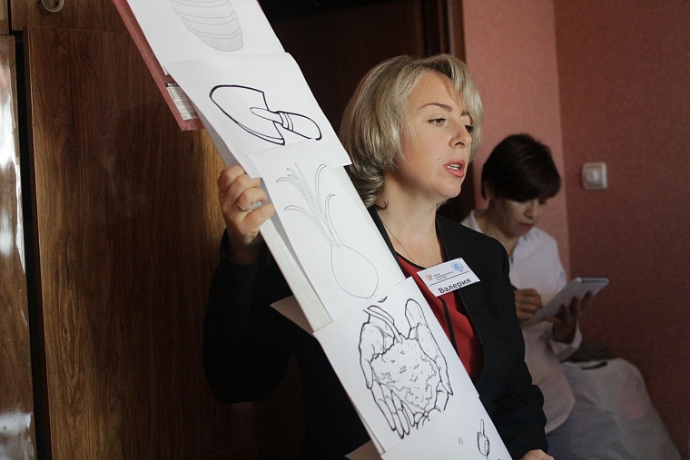 «Научи меня жить»: как в тюменской квартире обучают простым вещам непростых детей