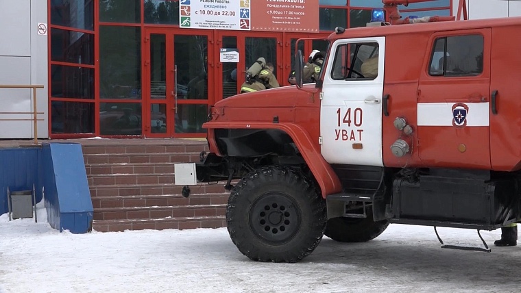 Пять минут – и все на улице: в регионе продолжаются проверки ТРЦ