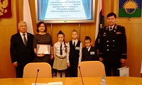 Ученики тюменской школы №88 признаны лучшими друзьями полиции