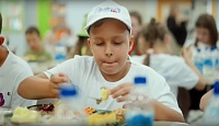 Тюменский комбинат школьного питания призывает родителей лично пробовать школьное меню