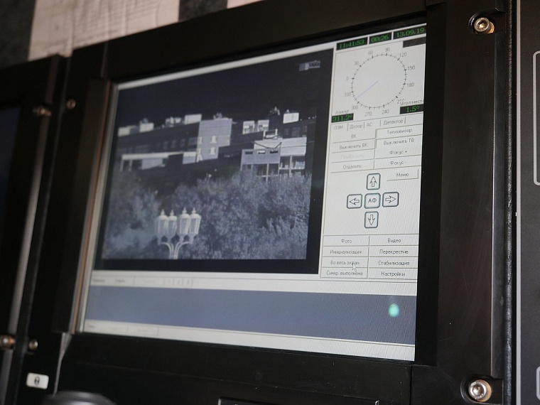 На набережной демонстрируют суперприборы силовиков