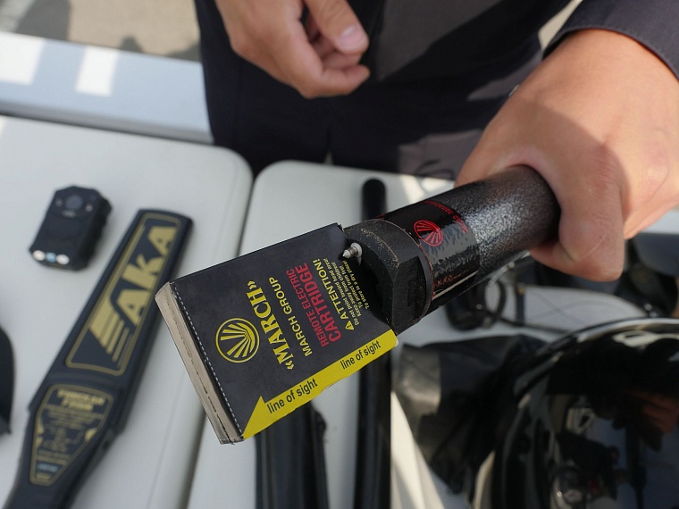 На набережной демонстрируют суперприборы силовиков