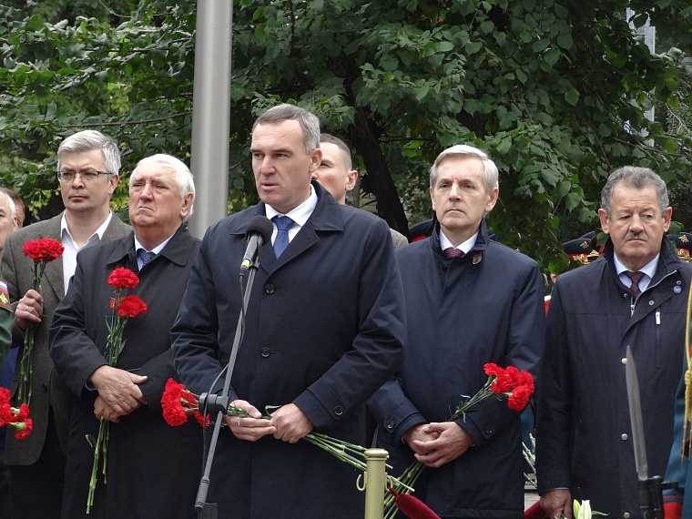 В Тюмени открыли памятник Герою Советского Союза Дмитрию Карбышеву