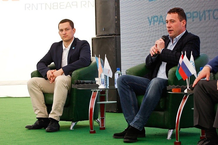 Якушев, Холманских и Поспелов пообщались с участниками форума «Утро-2015»