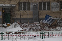 Как и почему обрушилась крыша в тюменской пятиэтажке: репортаж с места ЧП