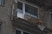 Как и почему обрушилась крыша в тюменской пятиэтажке: репортаж с места ЧП