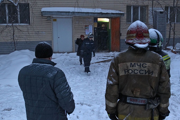 Как и почему обрушилась крыша в тюменской пятиэтажке: репортаж с места ЧП