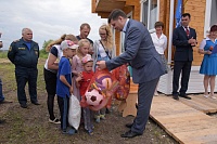 Многодетная семья Красновых из Голышмановского района получила ключи от нового дома
