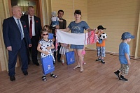 Семья Лазаревых с семью детьми получила ключи от нового дома