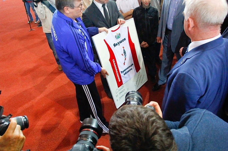 На старт, внимание, марш: в Тюмени открылся легкоатлетический манеж