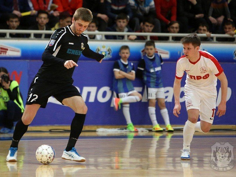 Спортивный уик-энд: «Тюмень» проигрывает впервые с октября, а «Рубин» обзаводится новым тренером