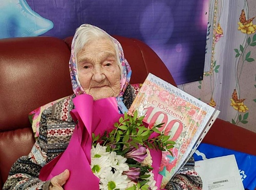 Труженица тыла из Викуловского района на 100-летие получила поздравление от президента Владимира Путина