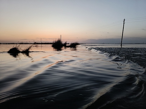 Из-за перелива воды перекрыто движение к двум населенным пунктам в Абатском районе